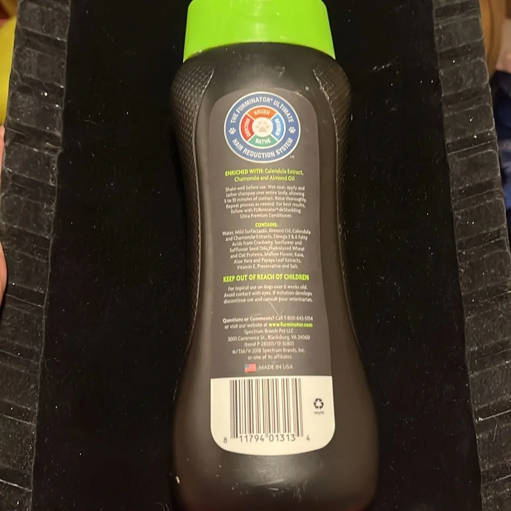 FURminator 1/2 Full Itch Relief Shampoo